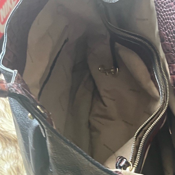 Black Brahmin bag… still in good condition… no rips or tears - Picture 8 of 11